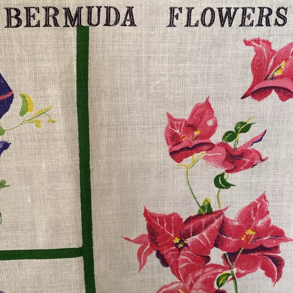 VTG Pure Linen Bermuda Flowers 30”x20” - Picture 9 of 13